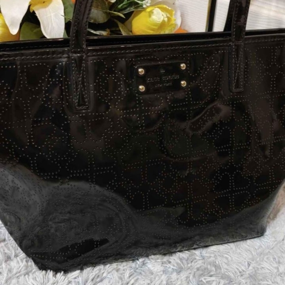 Kate Spade Tote - Picture 2 of 10